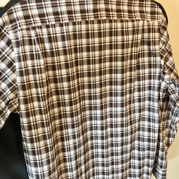 Tommy Hilfiger Brown plaid button down - Picture 4 of 4